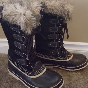 Joan of Arctic boots